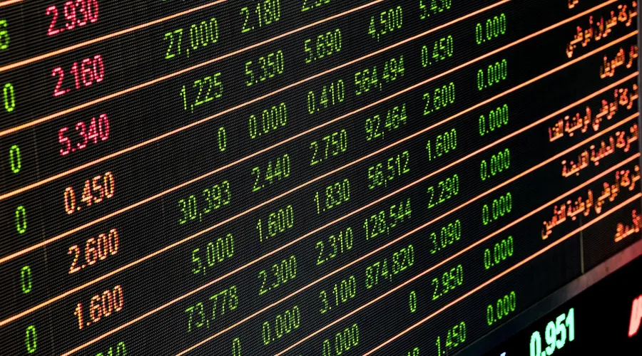 The Algorithmic Alpha: AI in Investment Management