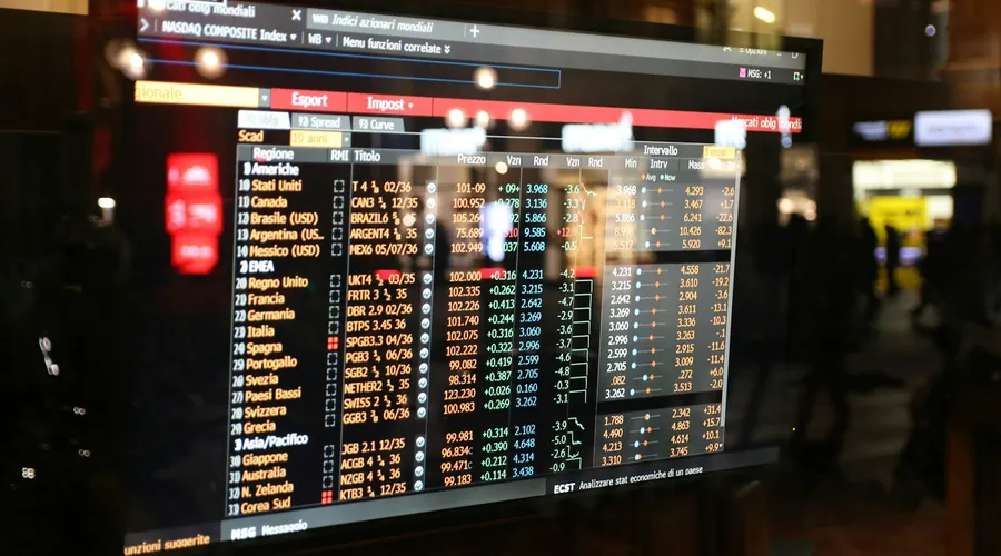 The Algorithmic Advisor: AI and the Future of Wealth